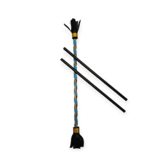 להיט תחום הג'אגלינג מקל פרח לג'אגלינג ולהטוטנות מקצועי - בצבעים של תכלת וכסף כסף מהמם ביופיו, מוצר להטוטים מדליק ואיכותי לביצוע מגוון טריקים מדליקים.