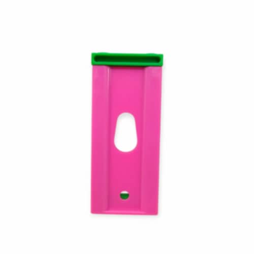 להפחיד את כולם אם קסם קסם גיליוטינה קטנה לחיתוך אצבעות.